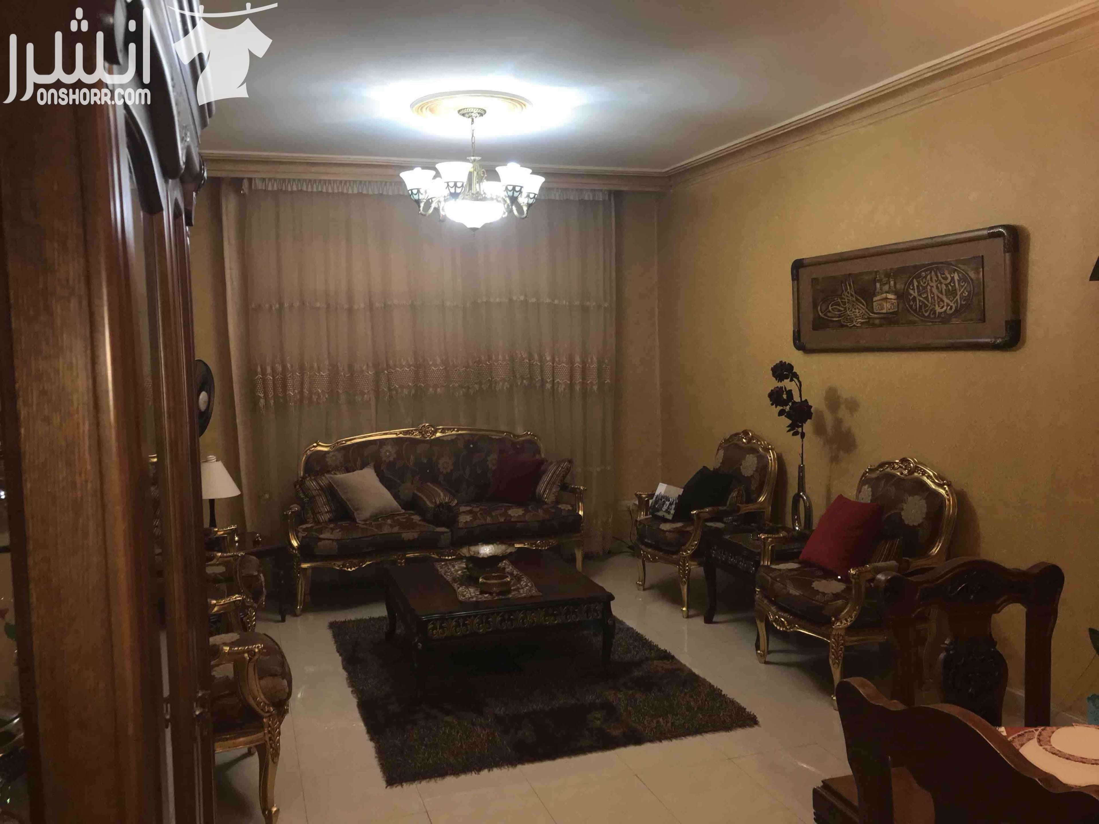 مساحه 148كوشان و158فعلي طابق تاني بجانب الكليه العلميه الاسلاميه ومدارس تقارب 3غرف نوم واحده ماستر3حمامات وغرفة معيشه وغرفة ضيوف وبلكونه مطبخ راكب (المطبخ المثالي) كراج مستقل مكيفات عدد 3حديد حمايه ل...